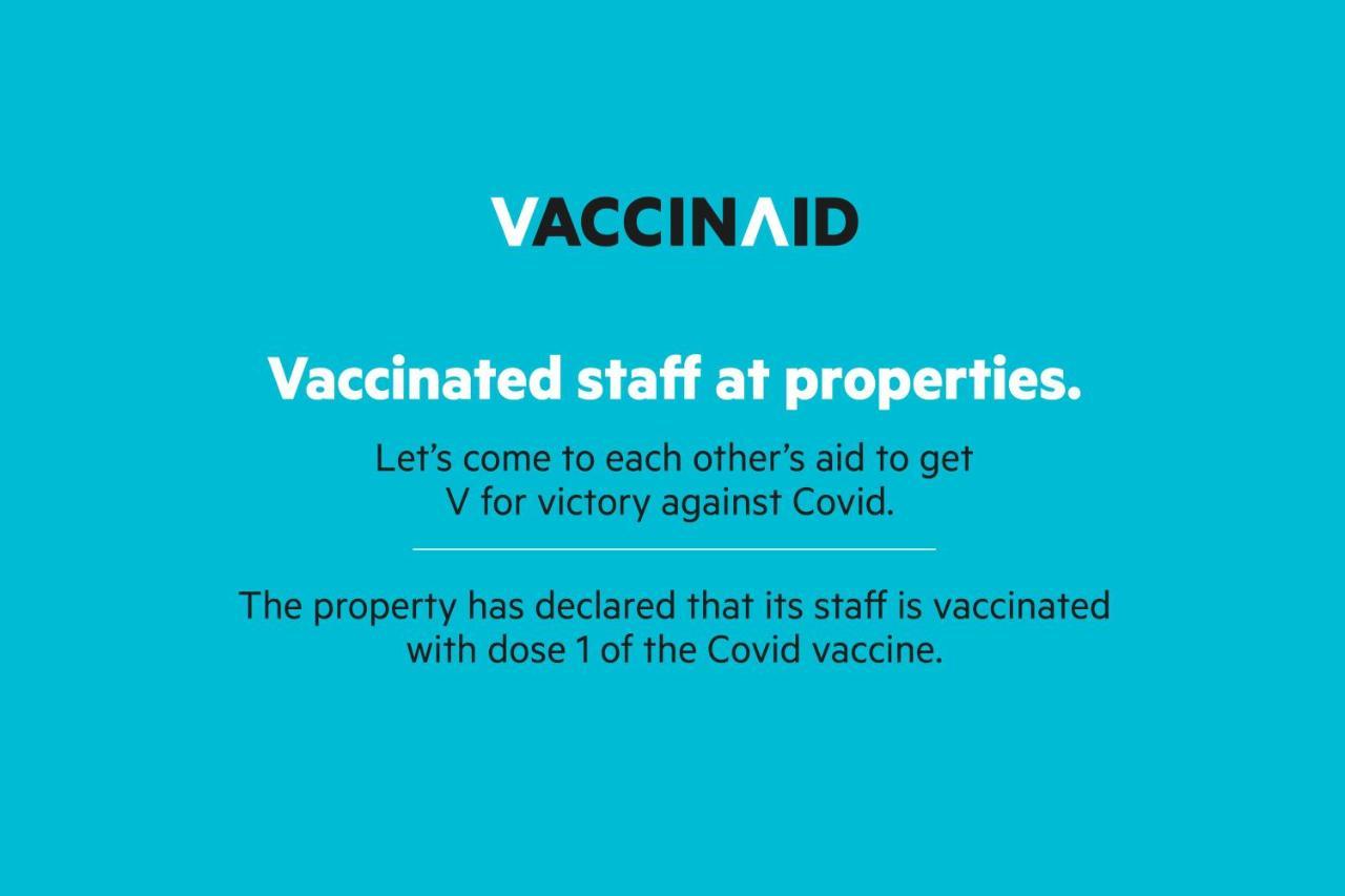 Vaccinated Staff- Oyo Townhouse 105 Khar West Station Hotel Bombay Eksteriør billede
