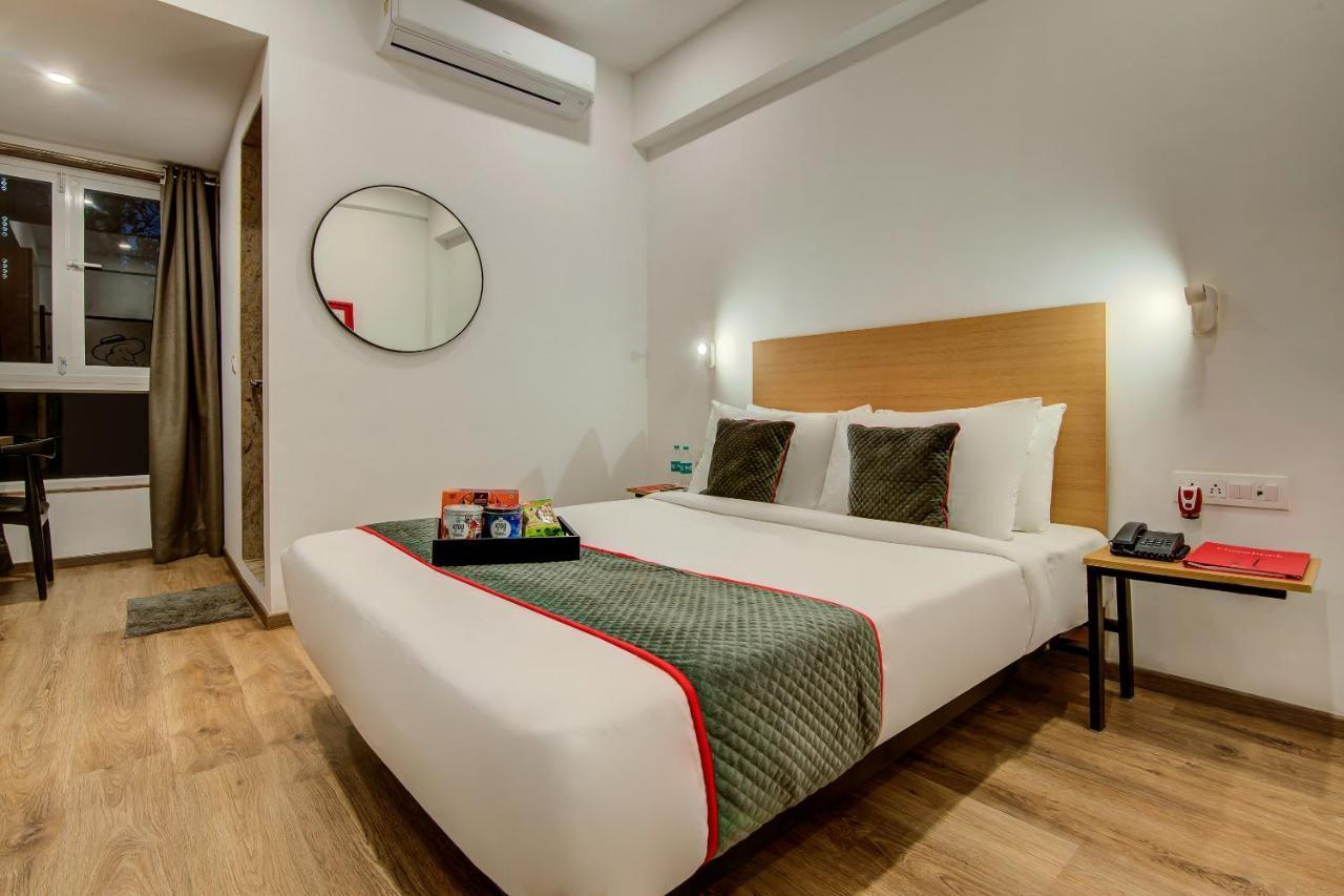 Vaccinated Staff- Oyo Townhouse 105 Khar West Station Hotel Bombay Eksteriør billede