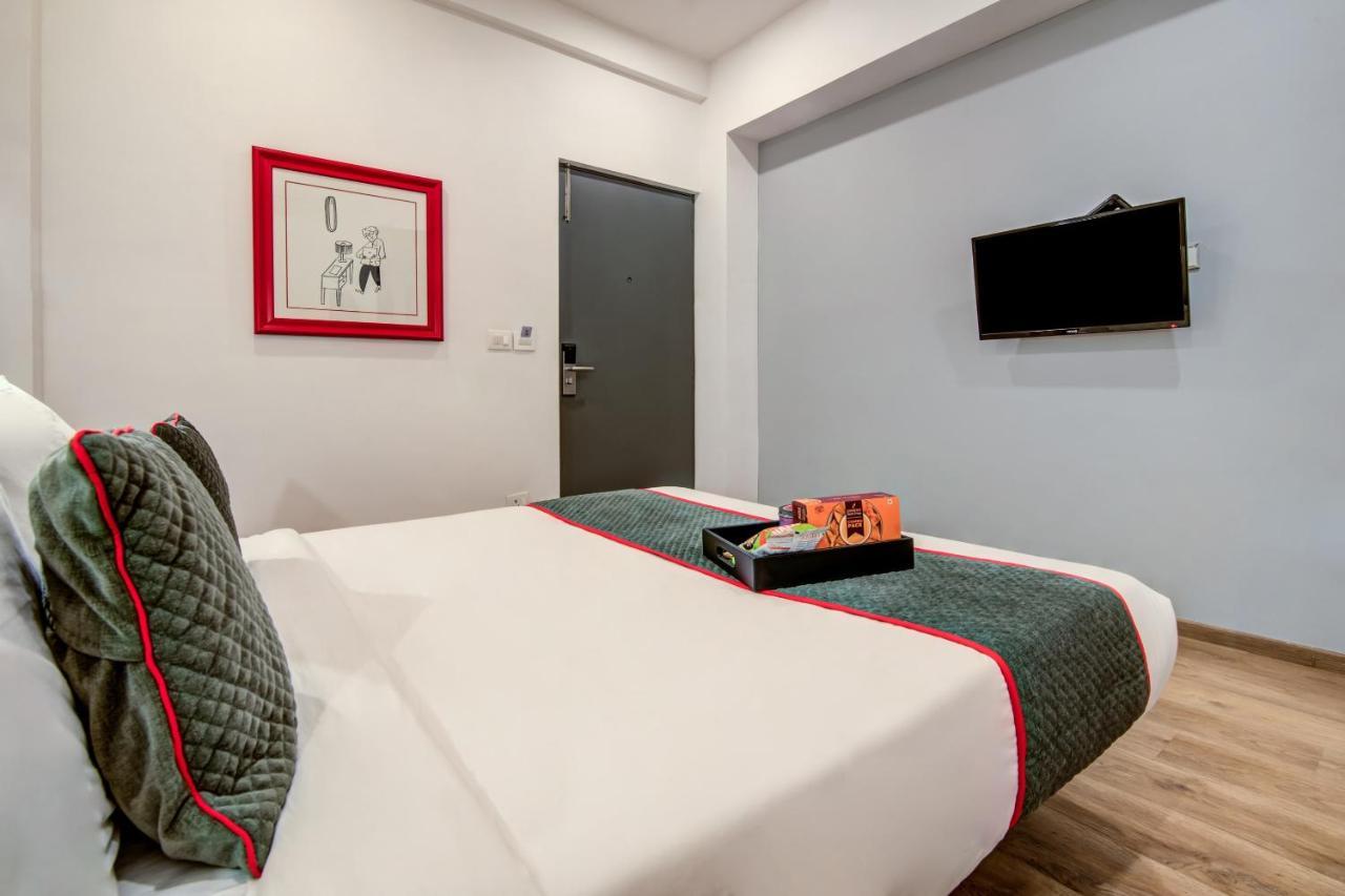 Vaccinated Staff- Oyo Townhouse 105 Khar West Station Hotel Bombay Eksteriør billede